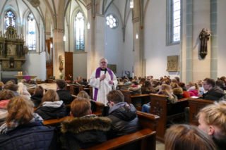 Pastor Uwe Knäpper leitete den Gottesdienst in der St.-Vincenz-Kirche. Foto: SMMP/Hofbauer