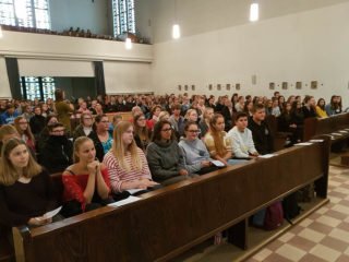 Andächtig und ansprechend: Der Gottesdienst zum Schuljahresbeginn am "Placida". Foto: SMMP/Hofbauer