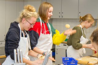 Die Jugendlichen und jungen Erwachsenen wissen die Auszeit zu schätzen und haben viel Spaß. Foto: SMMP/Ulrich Bock